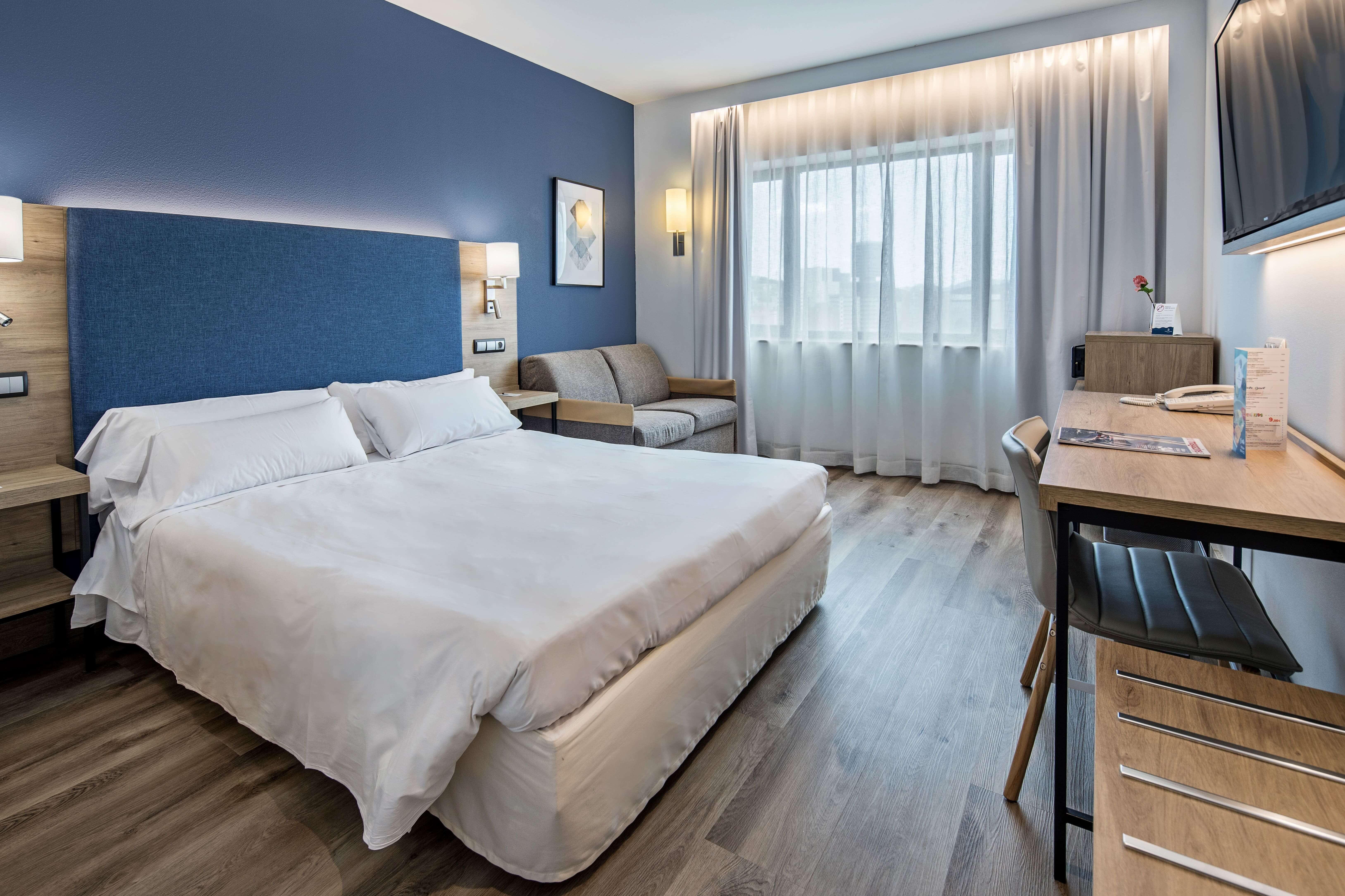 Hotel Puerta De Bilbao