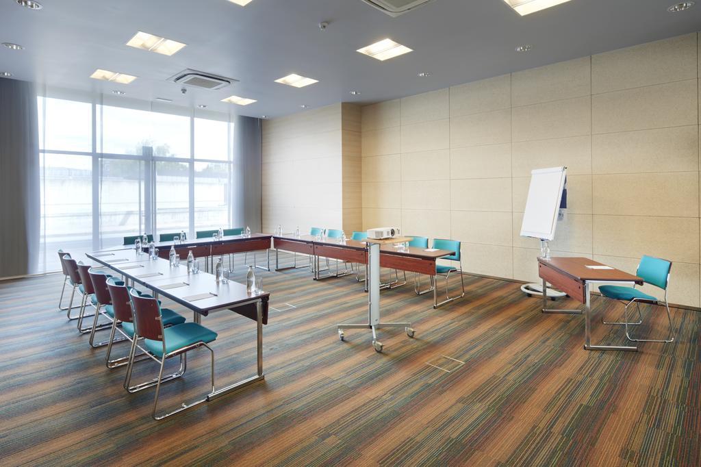 Hotel Puerta De Bilbao 4*